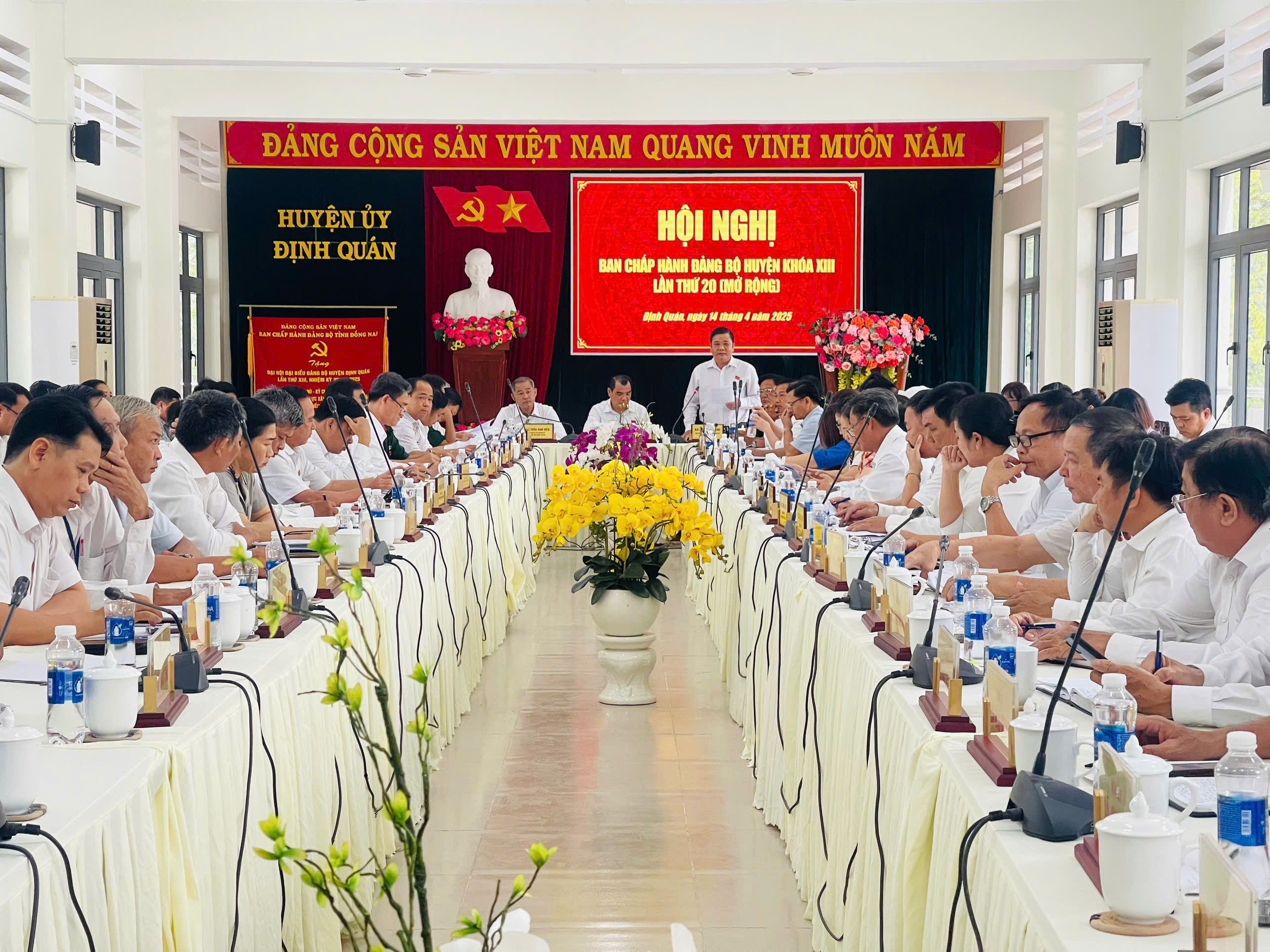 Hội nghị Ban Chấp hành Đảng bộ huyện Định Quán lần thứ 20 (mở rộng)
